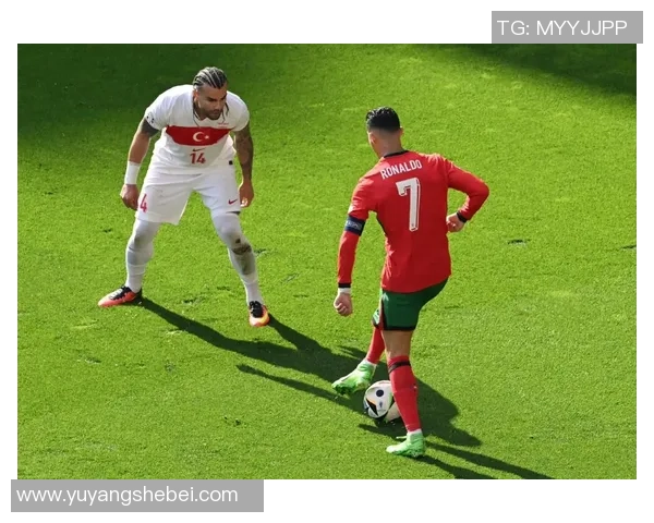 足球明星C罗精彩直播回顾与互动分享，球迷热情高涨共庆足球盛宴